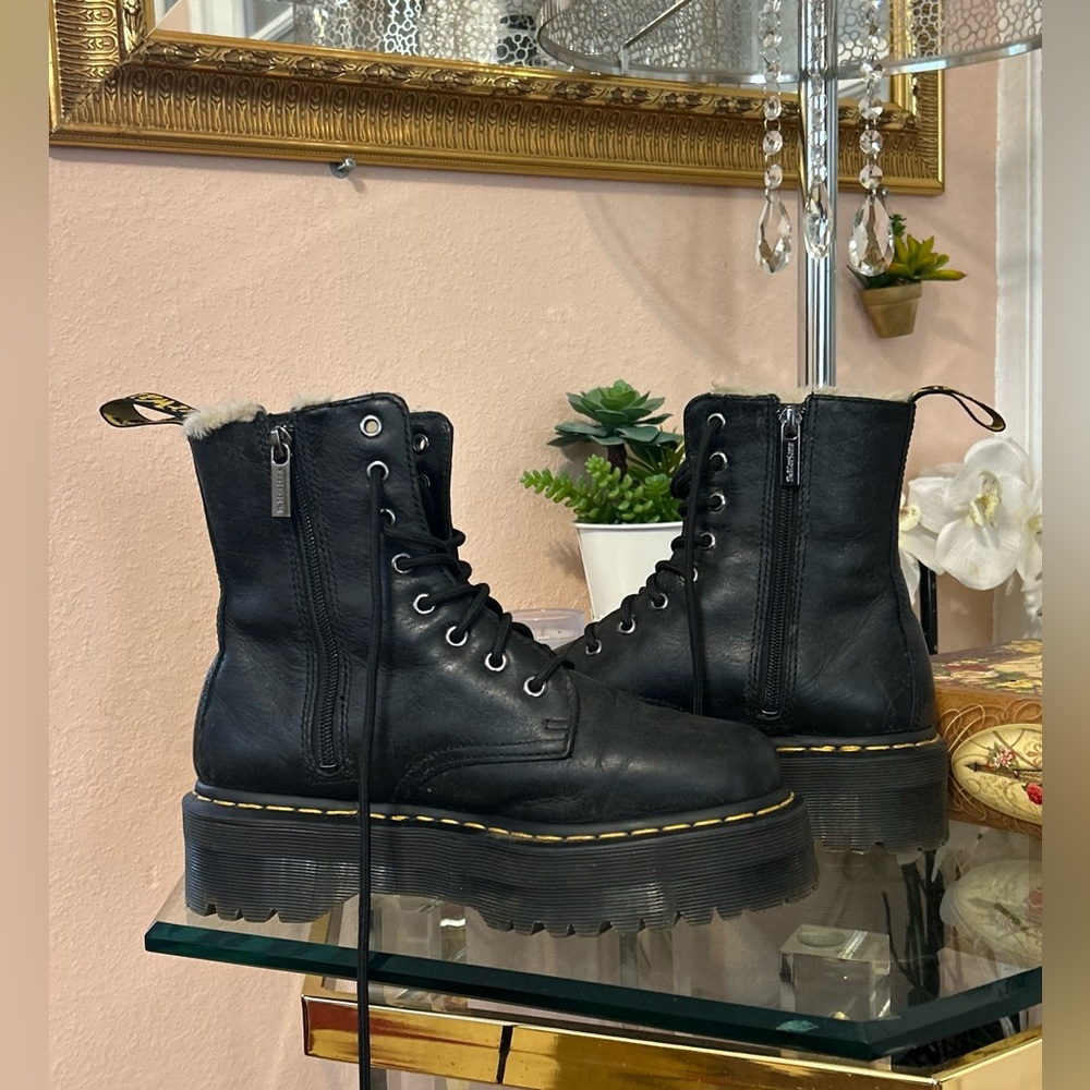Dr Martens Jadon Black Leather with Faux Fur Platform Ankle Boots Size 7M/8L